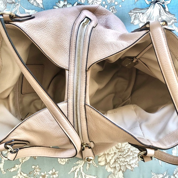 Authentic Coach Edie 31 shoulder bag pebbled leather in light Tan - Picture 4 of 5